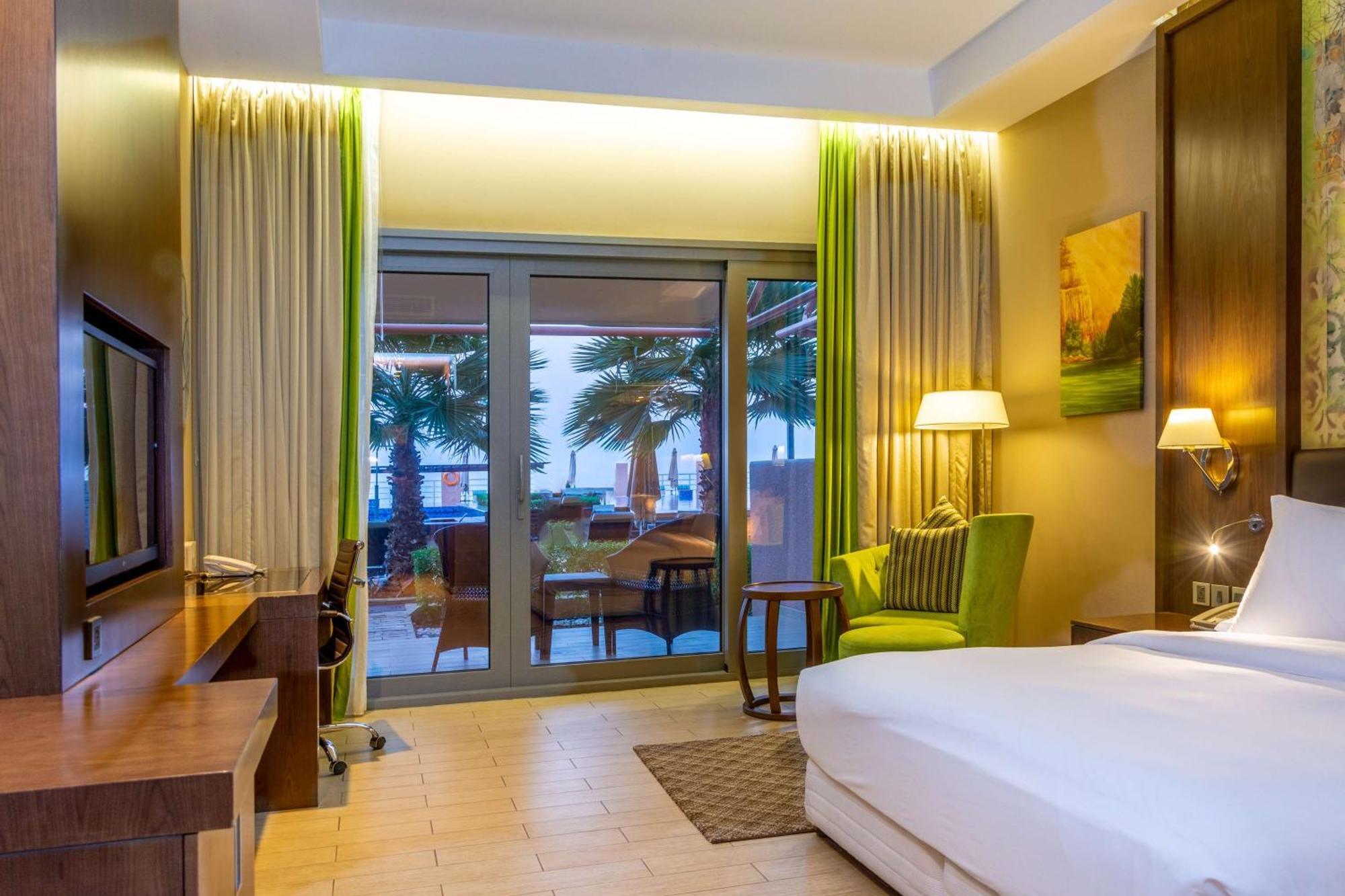 Radisson Blu Hotel & Resort, Sohar Ngoại thất bức ảnh Deluxe Room