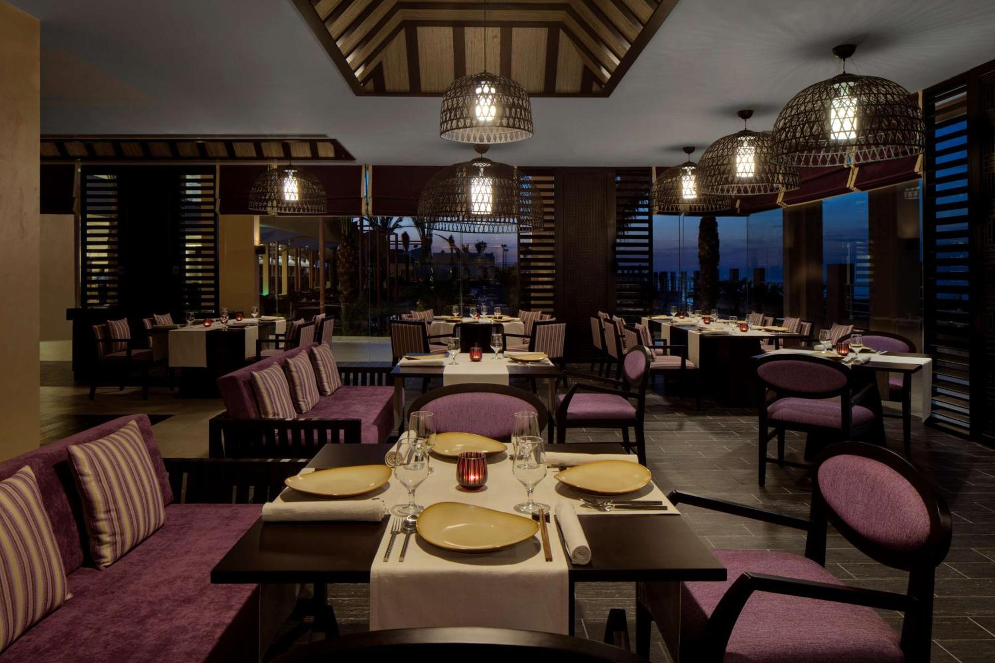 Radisson Blu Hotel & Resort, Sohar Ngoại thất bức ảnh The restaurant