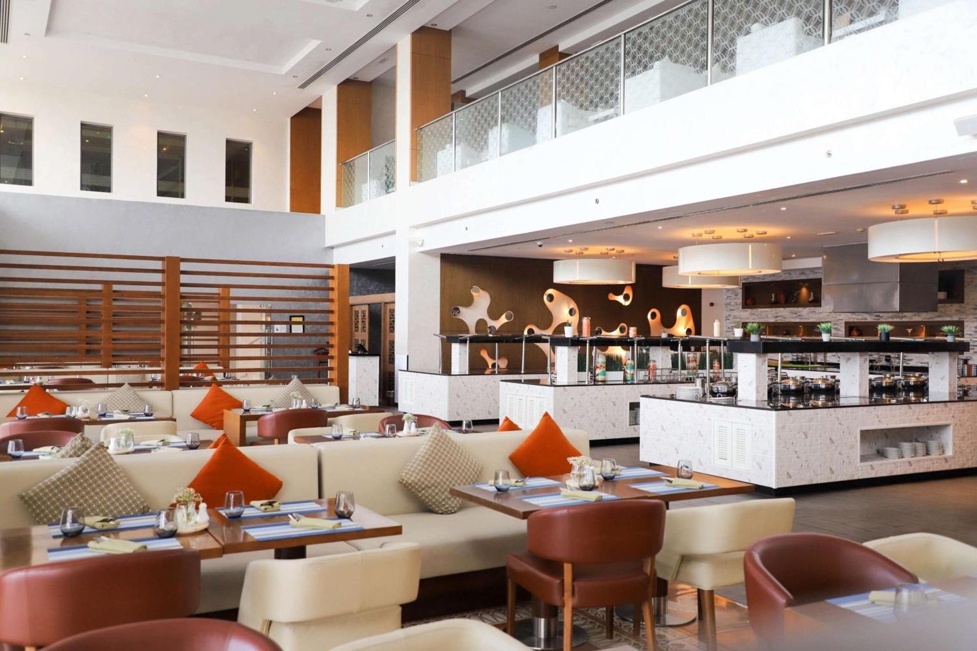 Radisson Blu Hotel & Resort, Sohar Ngoại thất bức ảnh The restaurant